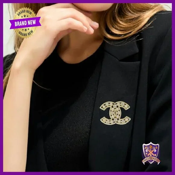 Gold Tone Pearl Crystal Brooch Pin Elegant Lapel Accessory 2.5 Inches - Picture 4 of 6